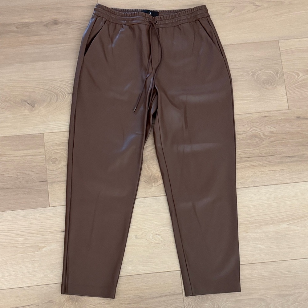 Banana Republic Women’s Chocolate Joggers in Faux Leather size small